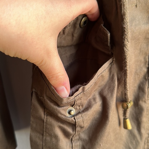 YMI Collection Olive Green Jacket with 6 pockets, zipper, buttons, and hood. - Picture 5 of 9